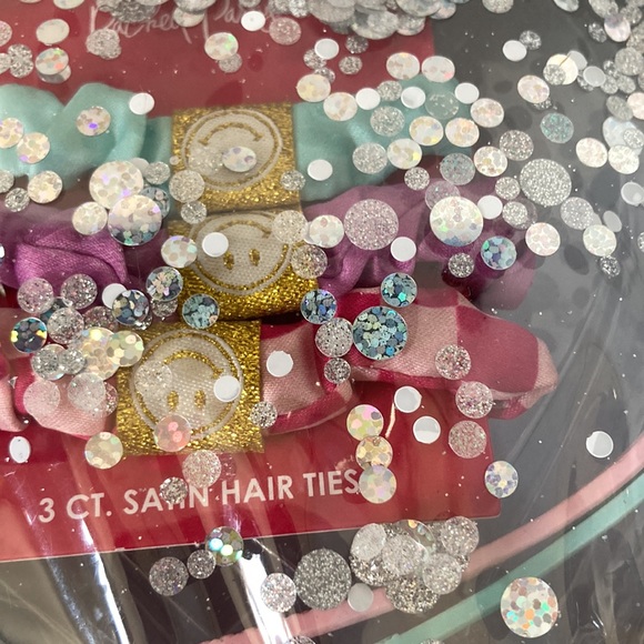 Packed Party HAIR PARTY Hair Bands and Smiley Face Scrunchies Gift Set - Picture 10 of 11